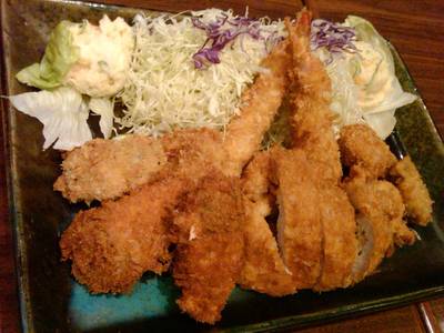 ชุดทะเลและหมูสำหรับสองท่าน ที่ ร้านอาหาร Tonkatsu Rakutei