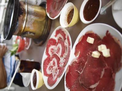 เนื้อๆๆ ที่ ร้านอาหาร โคขุนโพนยางคำ ถนนราชพฤกษ์