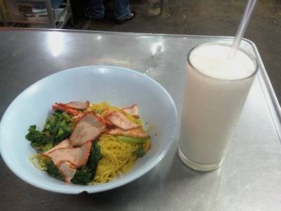01082010(005).jpg ที่ ร้านอาหาร ราชาบะหมี่เกี๊ยวหมูแดง