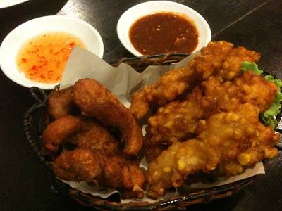 ไก่ข้าวโพดทอด ที่ ร้านอาหาร บ้านส้มตำ ซอยศรีเวียง