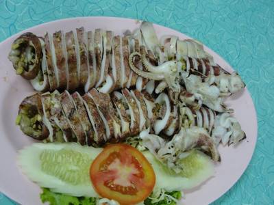 ปลาหมึกย่าง ยัดไส้ ที่ ร้านอาหาร ปากเกร็ดซีฟู้ด (ครัวติ๋มพจน์)
