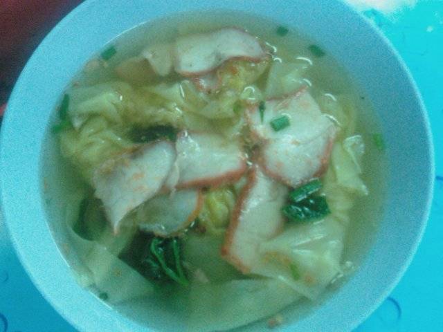 เกี๊ยวน้ำ ปรุงง่ายกว่าบะหมี่ ที่ ร้านอาหาร ช. บะหมี่เกี๊ยว