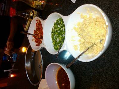 น้ำจิ้มพร้อมเครื่องเคียงครบเซ็ท ที่ ร้านอาหาร Mama Do By เธอ นราธิวาสฯ