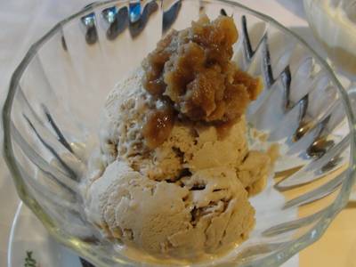 ไอศครีมเกาลัด อร่อยที่สุดที่เคยกินค้า ที่ ร้านอาหาร Delicatezza