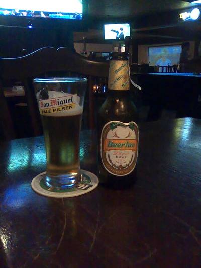 Beer Loa - เห็นฝรั่งชอบกิน ไม่รู้รสชาติเป็นไงเหมือนกัน ที่ ร้านอาหาร The Robin Hood