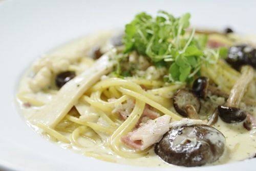 รูปจากเวป ที่ ร้านอาหาร Spring Dining Room (Spring & Summer)