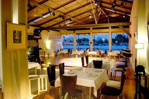 รูปจากเวป ที่ ร้านอาหาร Studio 9 Dining Theatre by The River