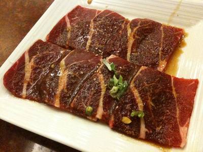 เนื้อสันนอก ที่ ร้านอาหาร โตไก ยาคินิคุ ธนิยะพลาซ่า