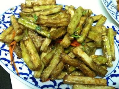 มะเขือเฟรนฟรายด์ .. สุดยอด ไม่สั่งไม่ได้ ที่ ร้านอาหาร เกี๊ยวจีน (ภัตตาคารซันมูน)