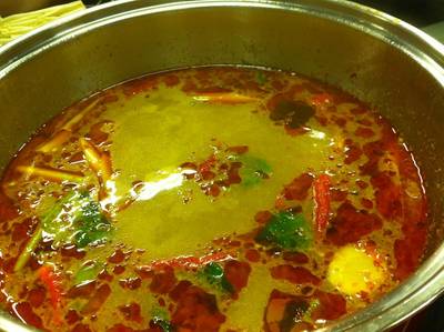 น้ำซุปต้มยำ ที่ ร้านอาหาร Shabu 101 น้ำซุปต้มยำ ที่ ร้านอาหาร Shabu 101