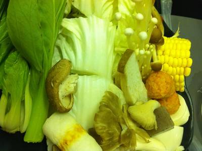 ผักในชุดหมู ที่ ร้านอาหาร Shabu 101 ผักในชุดหมู ที่ ร้านอาหาร Shabu 101