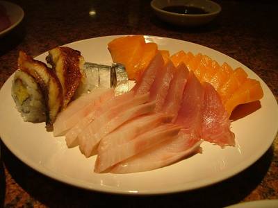 ปลาดิบและข้าวปั้น ที่ ร้านอาหาร Zen Buffet CentralWorld