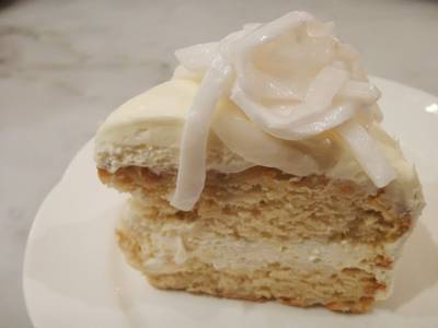 Baby Coconut Cake ที่ ร้านอาหาร Big Knit Cafe