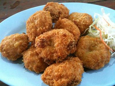 ทอดมันกุ้ง ที่ ร้านอาหาร อิ่มปลาเผา บางมด พุทธบูชา