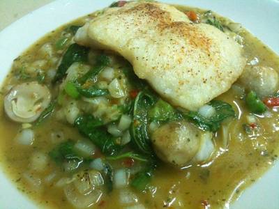ราดหน้ากระเพราปลา ที่ ร้านอาหาร ครัวราชาติ่มซำ