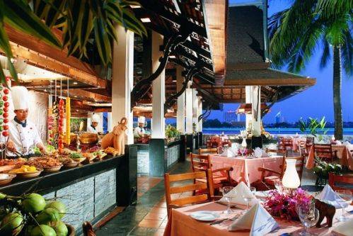 รูปจากเวป ที่ ร้านอาหาร Riverside Terrace