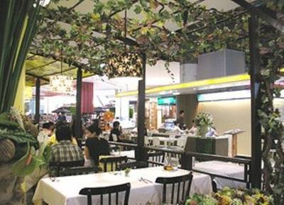 รูปจากเวป ที่ ร้านอาหาร กัลปพฤกษ์ ออน เฟิร์สท์ รูปจากเวป ที่ ร้านอาหาร กัลปพฤกษ์ ออน เฟิร์สท์