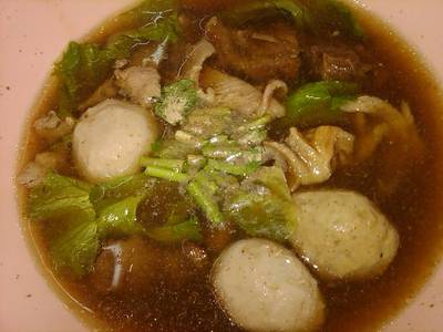 สด ชิ้น เปื่อย ที่ ร้านอาหาร วัฒนาพานิช ก๋วยเตี๋ยวเนื้อ