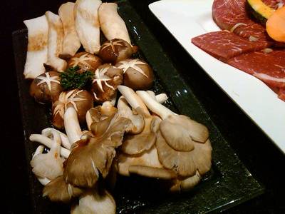 เห็ดรวมอันนี้อร่อย ที่ ร้านอาหาร Elite Grill Bar ราชพฤกษ์