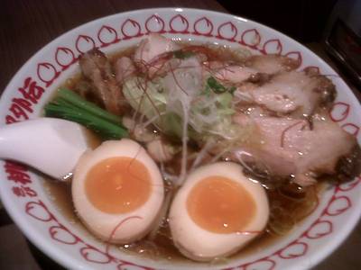 อันนี้โชยุ (ที่ร้านเรียก Tokyo ราเมง) ที่ ร้านอาหาร Kibi - Ramen Champion