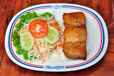 สเต็กปลาอินทรี ที่ ร้านอาหาร พรานเบ็ด
