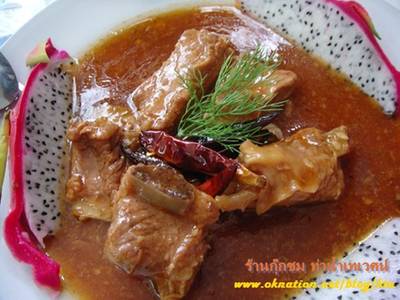 ซี่โครงหมูอบน้ำผึ้ง ที่ ร้านอาหาร กุ๊กชม