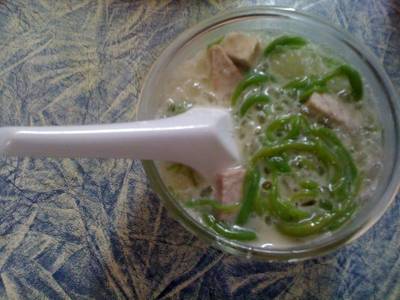 โบราณ (ลอดช่อง เผือก แตงไท) ที่ ร้านอาหาร ข้าวซอยเชียงใหม่
