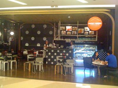 หน้าร้านค่ะ ที่ ร้านอาหาร Sweet Hound พารากอน