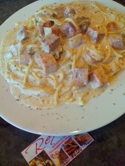 สปาเก็ตตี้คาโบนาร่าแฺฮม ที่ ร้านอาหาร Rex's Steak ปากช่อง