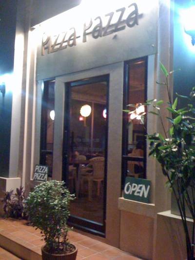 ทางเข้าร้าน ที่ ร้านอาหาร Pizza Pazza