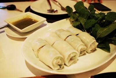 คอฟฟี่ บีนส์ บาย ดาว สาขาเอกมัย ที่ ร้านอาหาร คอฟฟี่ บีนส์ บาย ดาว เอกมัย