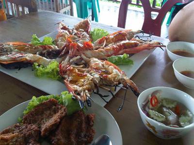ร้านอาหาร กุ้งเผา วัดเชิงเลน