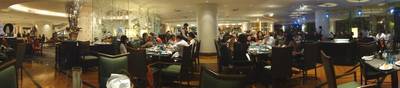 บริเวณร้านอาหาร ถ่ายแบบพาโนราม่า ที่ ร้านอาหาร The Rain Tree Cafe Plaza Athenee Hotel