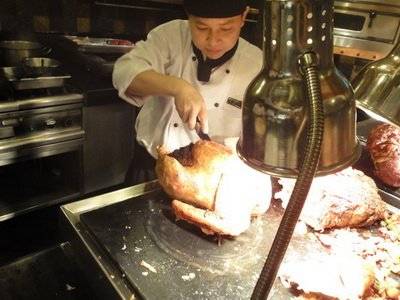 ไก่งวงเทศกาล ขอบคุณพระเจ้า ที่ ร้านอาหาร The Rain Tree Cafe Plaza Athenee Hotel