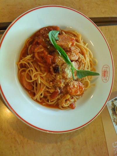 สปาเก็ตตี้ไส้กรอกอิตตาเลี่ยน ที่ ร้านอาหาร Volcano