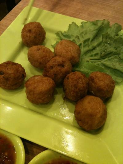 ลูกชิ้นกุ้ง ที่ ร้านอาหาร เจียงลูกชิ้นปลา Fortune Tower