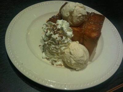 ชื่อดังเลยค่ะ shibuya honey toast .. . คำเดียว จอด ที่ ร้านอาหาร After You Dessert Cafe La Villa