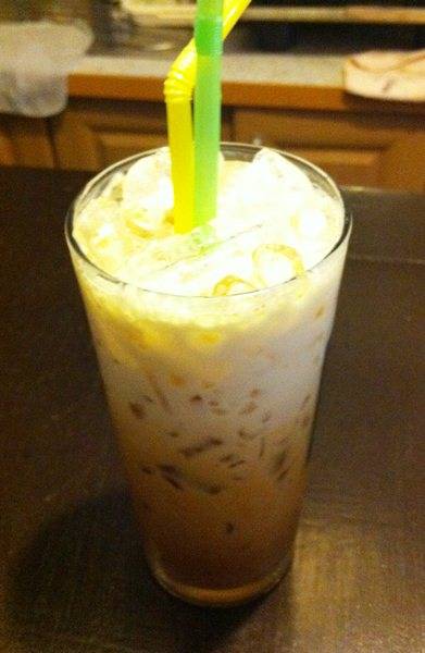 กาแฟเย็นคาราเมล ที่ ร้านอาหาร Coffee Melody