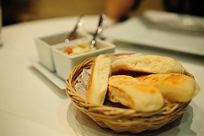 Grissini with Tomato Salsa ที่ ร้านอาหาร Amici by Pomodoro