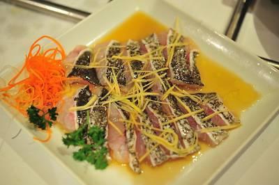 ปลาเก๋าลวก จานนี้เด็ดมาก แนะนำครับ ที่ ร้านอาหาร โคคาสุกี้ สุรวงศ์