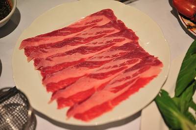 เนื่อ U.S. ที่ ร้านอาหาร โคคาสุกี้ สุรวงศ์