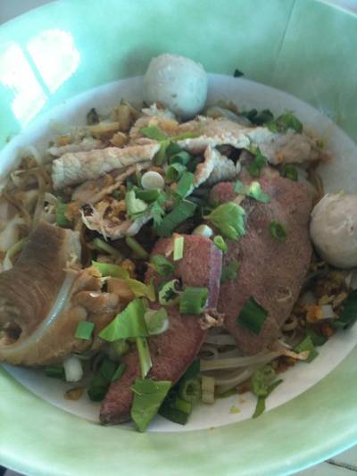 เส้นเล็กหมูตุ๋น ที่ ร้านอาหาร เจ้เซี้ยม