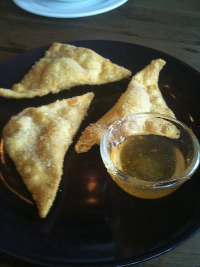 เกี้ยวห่อชีส ที่ ร้านอาหาร ร้านสเต็ก แอนนา tree square