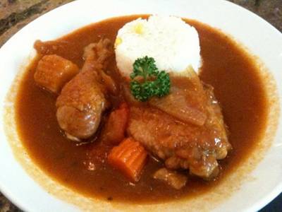 ข้าวสตูไก่ ที่ ร้านอาหาร Coffee Beans By Dao ร่วมฤดี Village