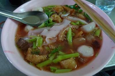 http://i194.photobucket.com/albums/z55/wisruteb/Food/yf007.jpg ที่ ร้านอาหาร เย็นตาโฟ 300 ห้อง