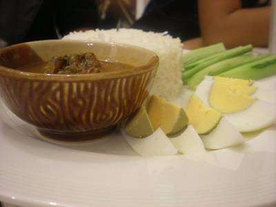 ไข่ต้ม โดดเด่นเรียงราย ที่ ร้านอาหาร บรรเจิด