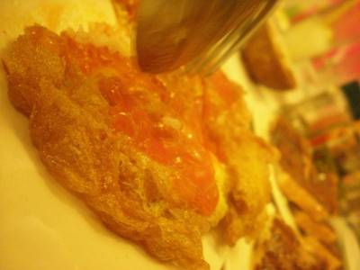 บางส่วนที่ขาดหายของไข่เจียว ที่ ร้านอาหาร บรรเจิด