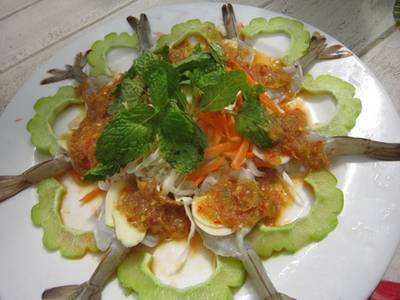 กุ้งแช่น้ำปลา ที่ ร้านอาหาร ดวงตาตุง