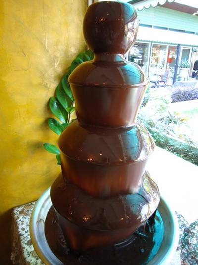 หอคอมชอคกาแลต ที่ ร้านอาหาร Amour De Fondue
