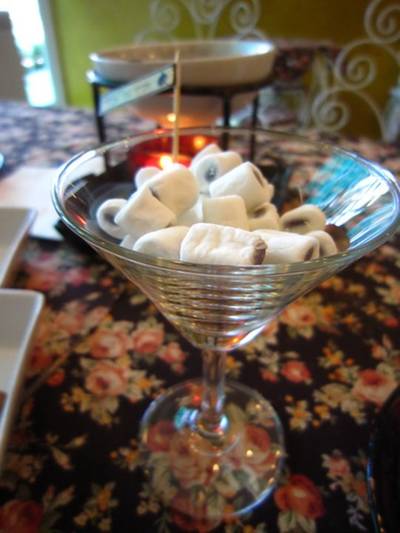 มาชเมโลวแบบชอต ที่ ร้านอาหาร Amour De Fondue มาชเมโลวแบบชอต ที่ ร้านอาหาร Amour De Fondue